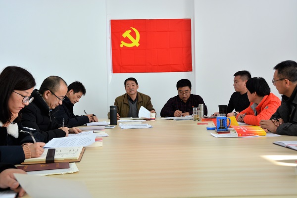 1516596018910066206.jpg 校党委孙武平书记对学生处党支部召开的2017年度组织生活会进行了点评.jpg